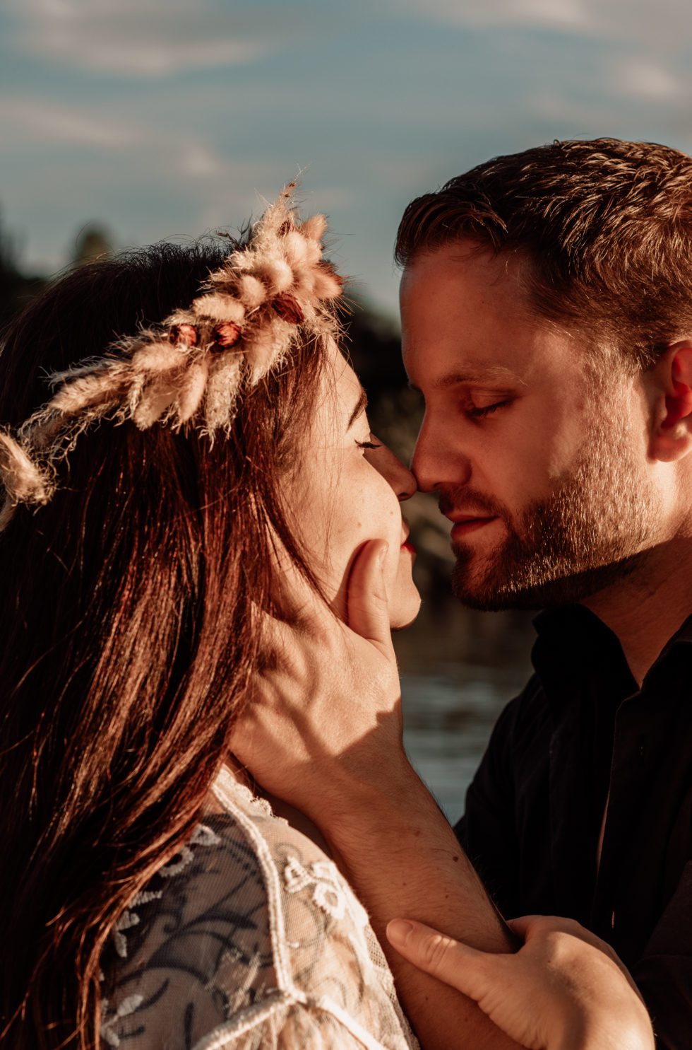 Couple qui s'embrasse