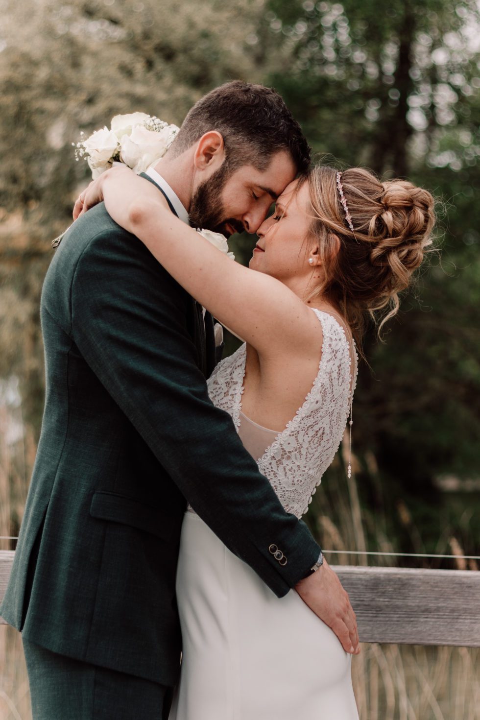 photo mariage couple bouquet